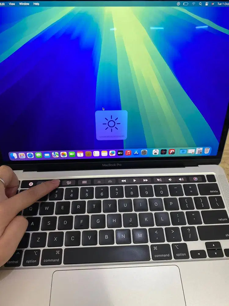 MacBook Pro M1 2020 Touch Bar 8/256GB Like New Fullset – Super Kencang