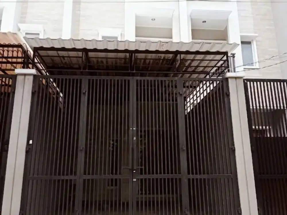 rumah bagus 3 lantai di sunter