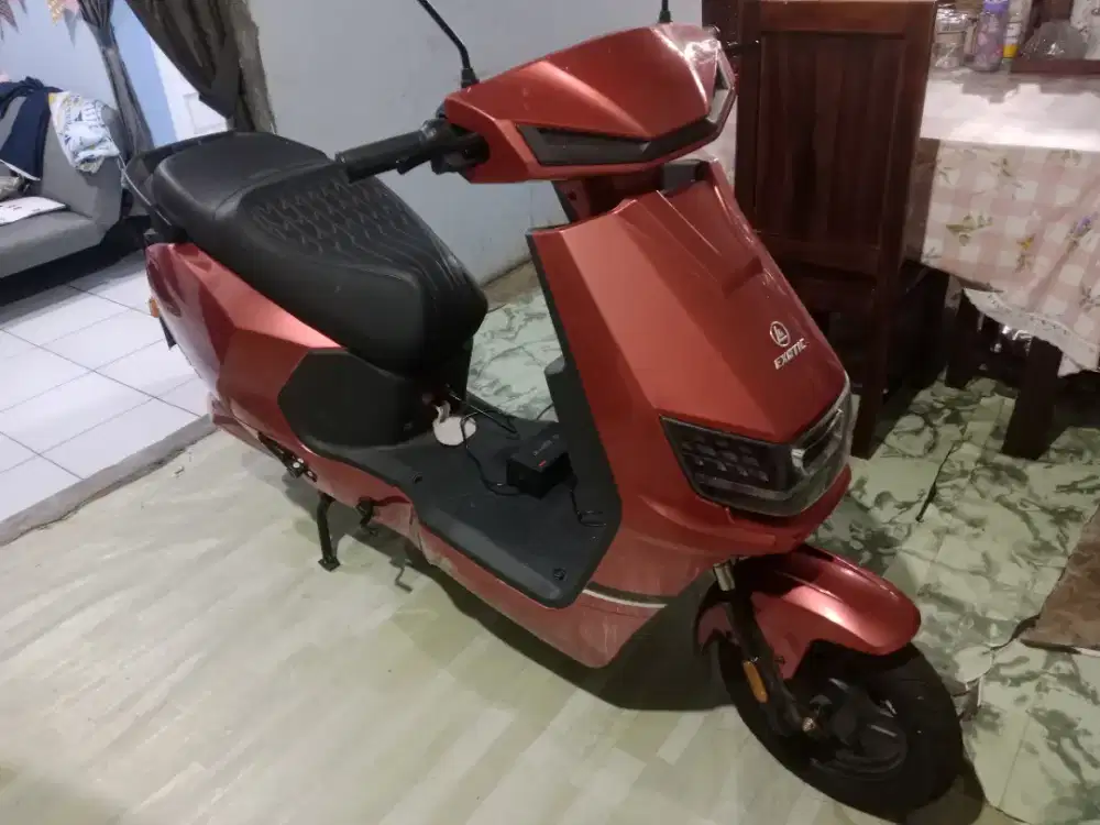 Sepeda listrik merek Exotic Varilux SR (body besar)