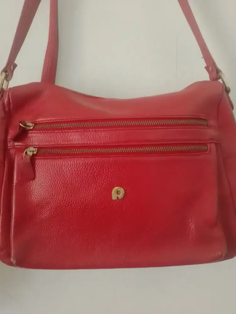 Tas papilon sekend warna merah masih bagus ori