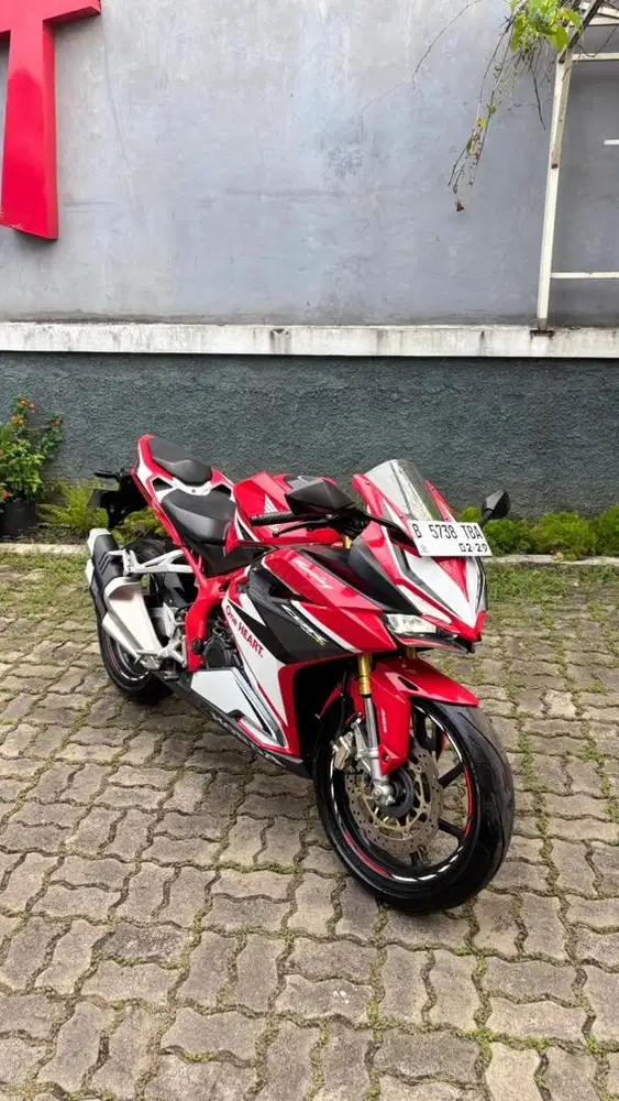 Honda CBR250RR ABS 2019 LOW KM