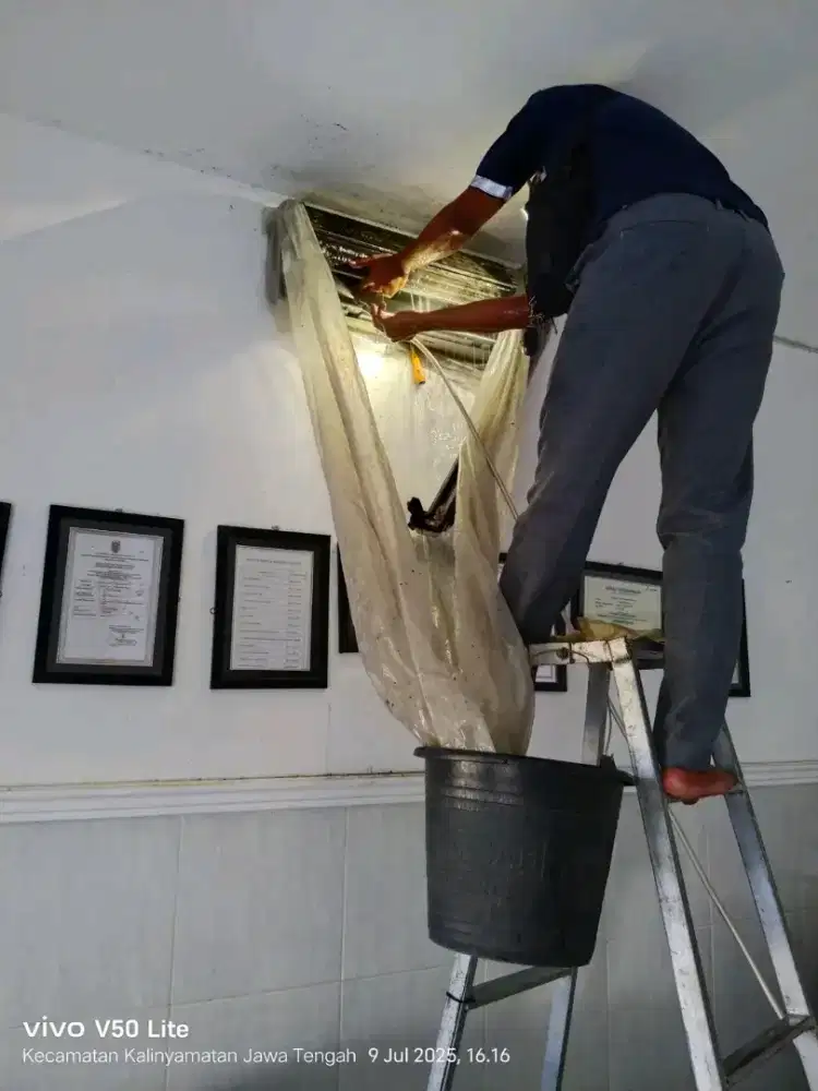 Terima servis AC, cuci AC, isi freon AC, bongkar pasang AC, dll