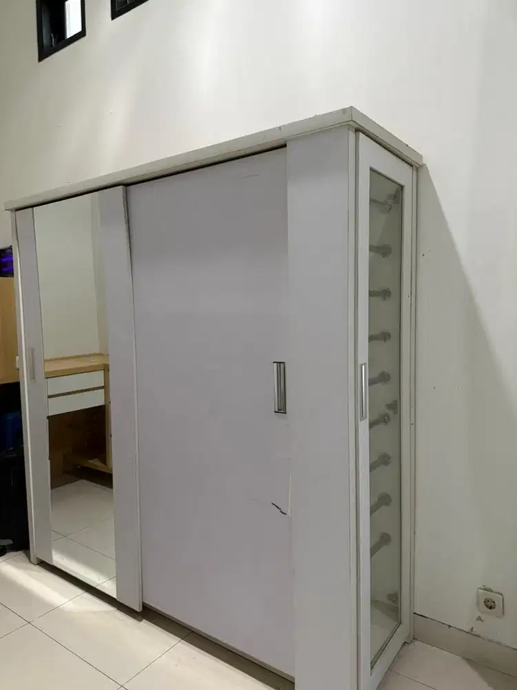 FOR SALE LEMARI PAKAIAN