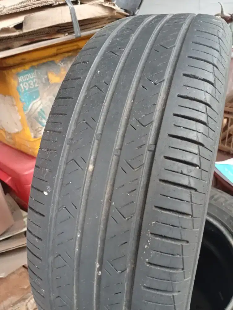 4 buah ban Hankook kinergy EX 205/65/R15