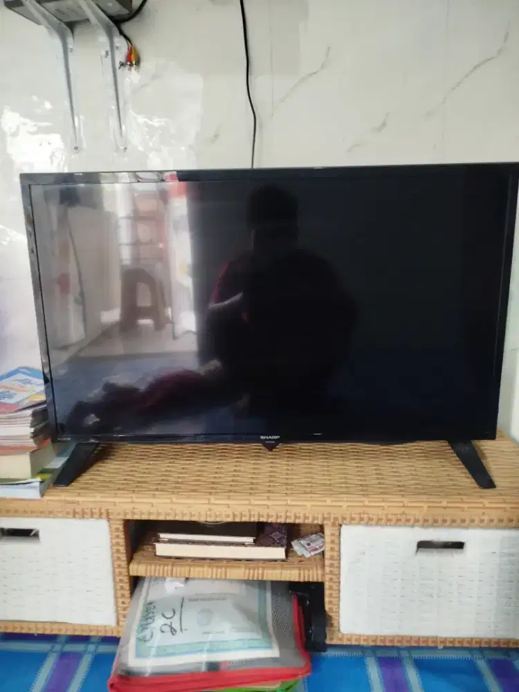 TV led merek SHARP