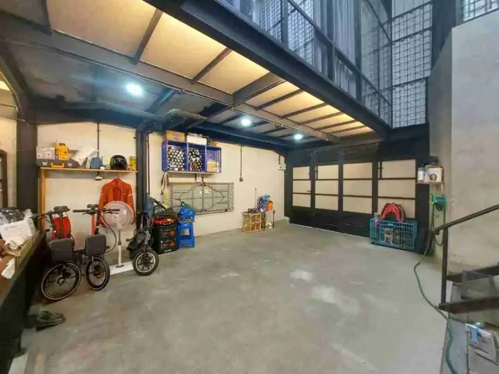 jual villa mewah daerah krakatau dengan workshop dalam komplek