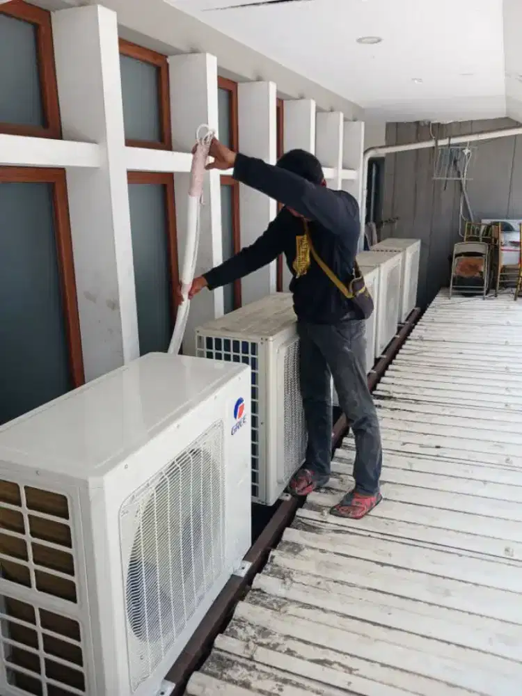 Terima servis AC, cuci AC, isi freon AC, bongkar pasang AC, dll