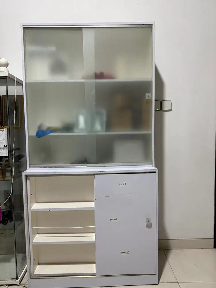 Dijual cepat ex lemari buku