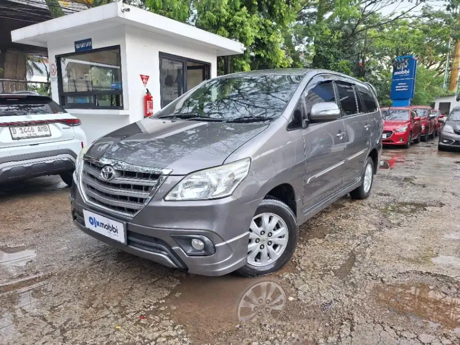 LOW DP Toyota Kijang Innova 2.0 G Bensin-AT 2014 YVP
