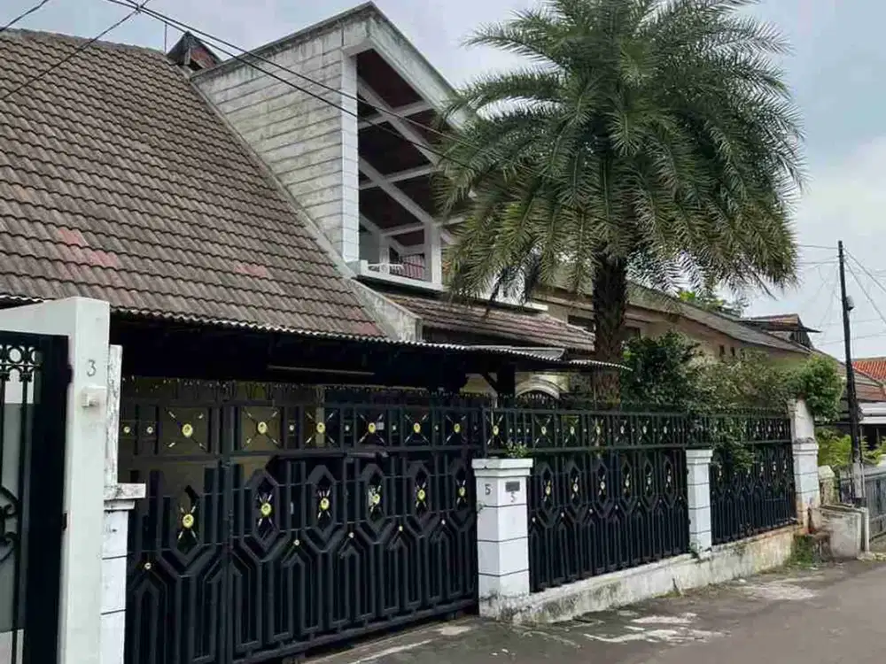 Rumah 2 Lantai Semi Furnished di Kebayoran Lama Jakarta Selatan