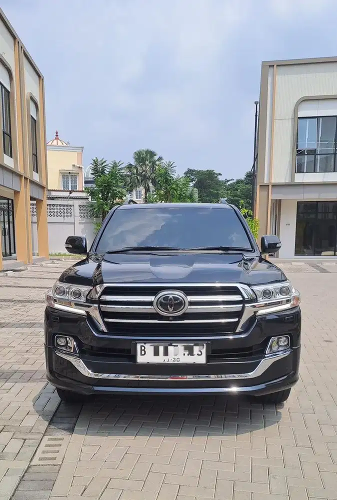 LANDCRUISER VXR 200
