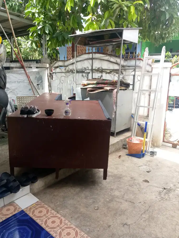 Dijual meja bentuk L besar dan gerobak untuk jualan