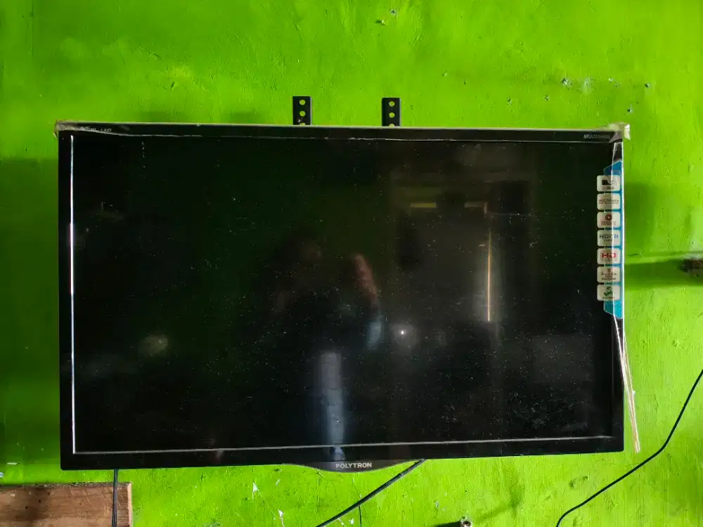 TV LED dalam keadaan mati
