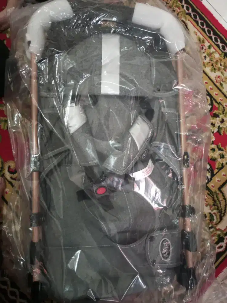 Stroller Bayi Kondisi Baru