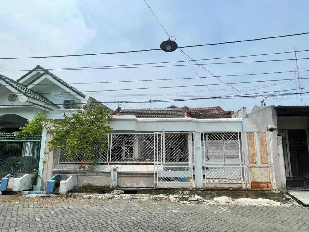 Rumah Hitung Tanah Simpang Darmo Permai Selatan