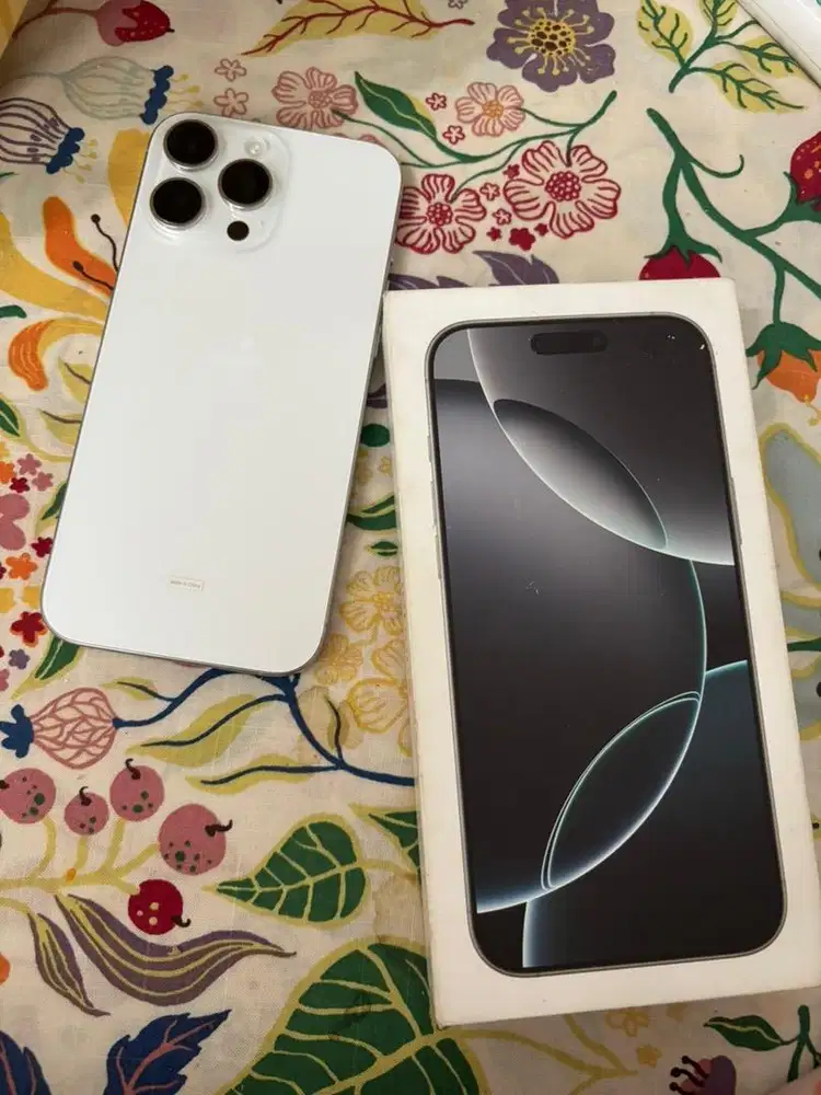 Iphone 16 pro max 256 white