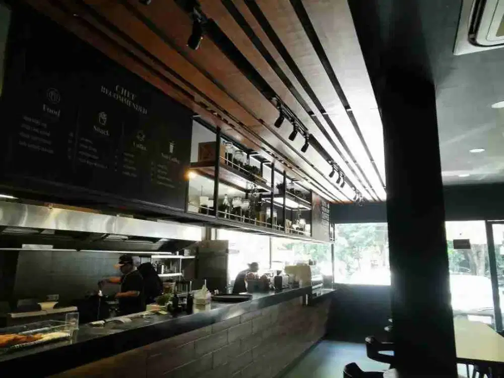 Jual Sewa Ruko 3 lantai nginden semolo Dekat untag cck Utk Kost cafe , office