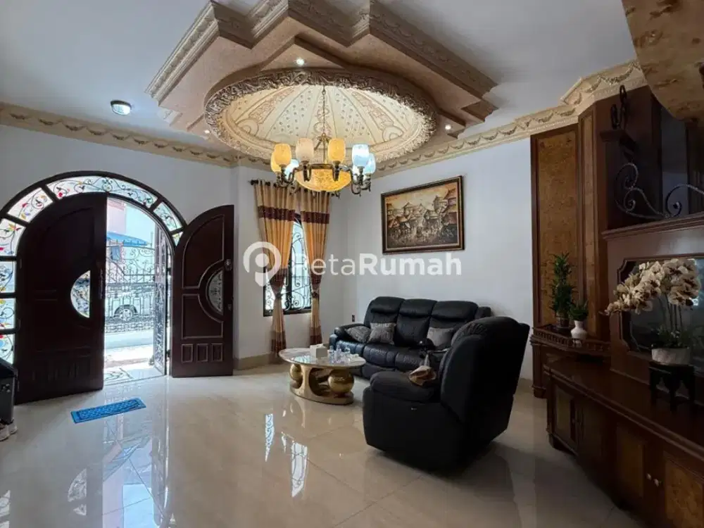 DIJUAL VILLA FULL FURNISHED JALAN PUTRI HIJAU KOMPLEK GREEN GARDEN - INTI KOTA MEDAN (indra & vincent)