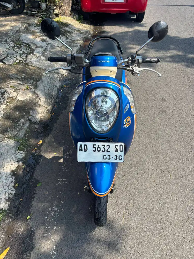 Honda Scoopy 2015
