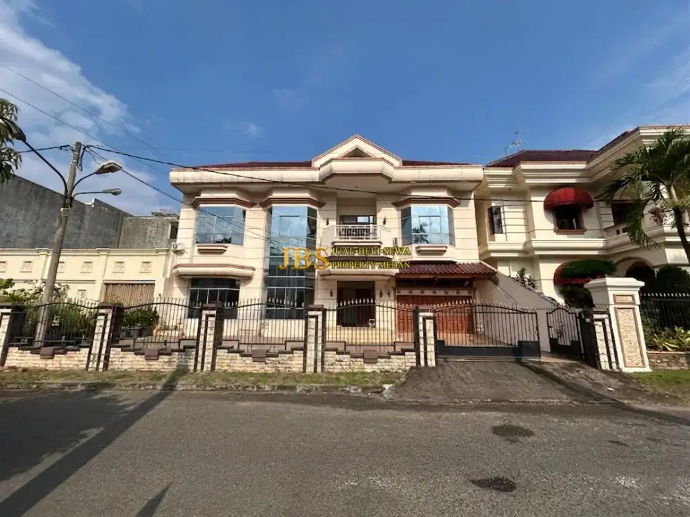 Dijual Rumah 2,5 Tingkat di Komplek Taman Malibu Indah (Boulevard) - Medan