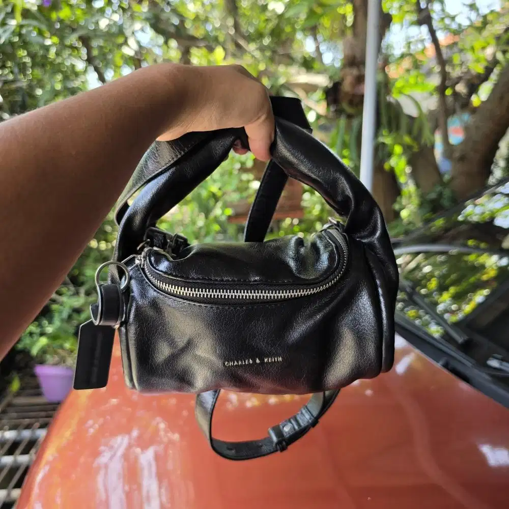 Tas selempang c&k charles and keith ori