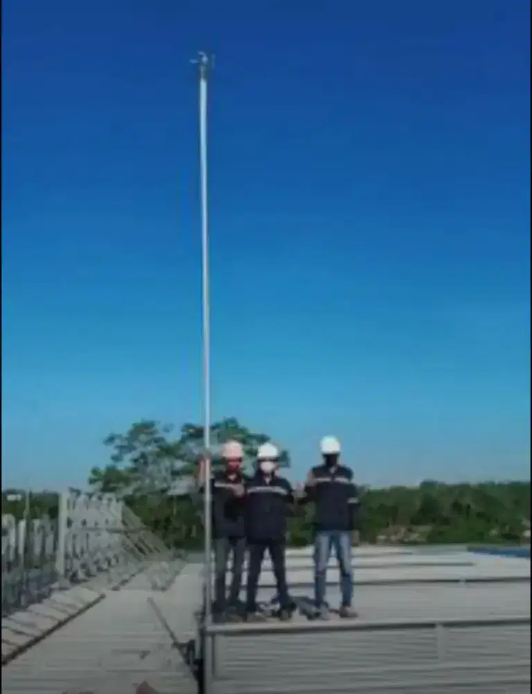 Tukang ahli anti penangkal petir dan grounding mesin