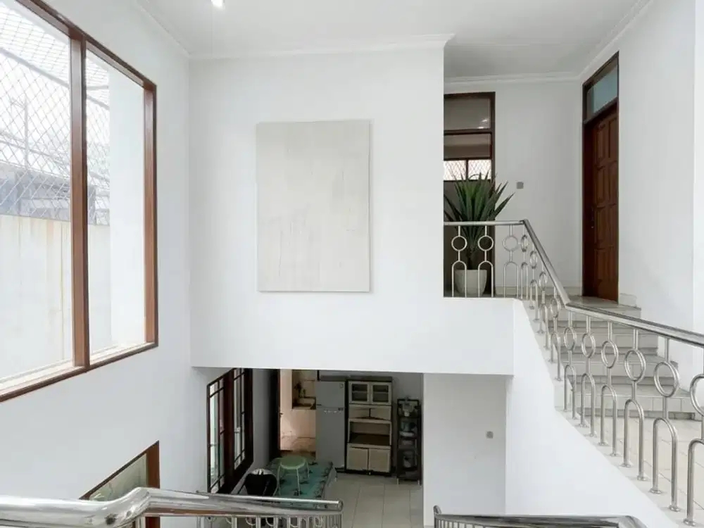 Rumah, 2 Lantai, SHM, Dekat Pusat Perbelanjaan Modernland Tangerang