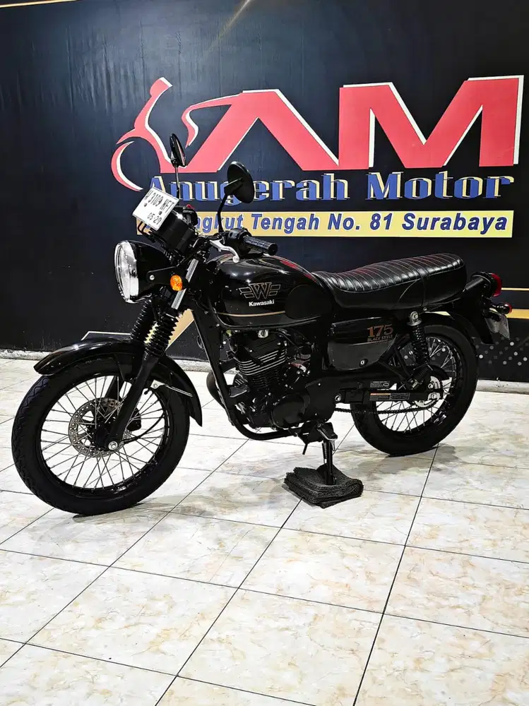 Retro abis Kawasaki W 175 SE Black Style TH 2024 anugrah motor rungkut