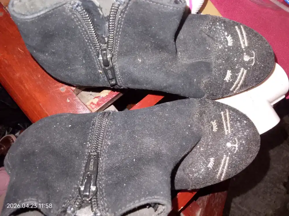 Sepatu Anak Perempuan Black DockM Cat