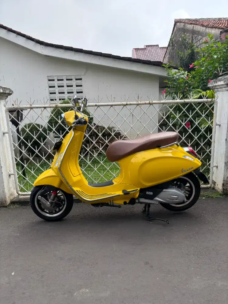 Di jual vespa sprint 150 abs 2023