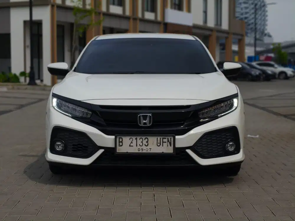 HONDA CIVIC HATCHBACK 1.5 TURBO AT 2017 PUTIH
