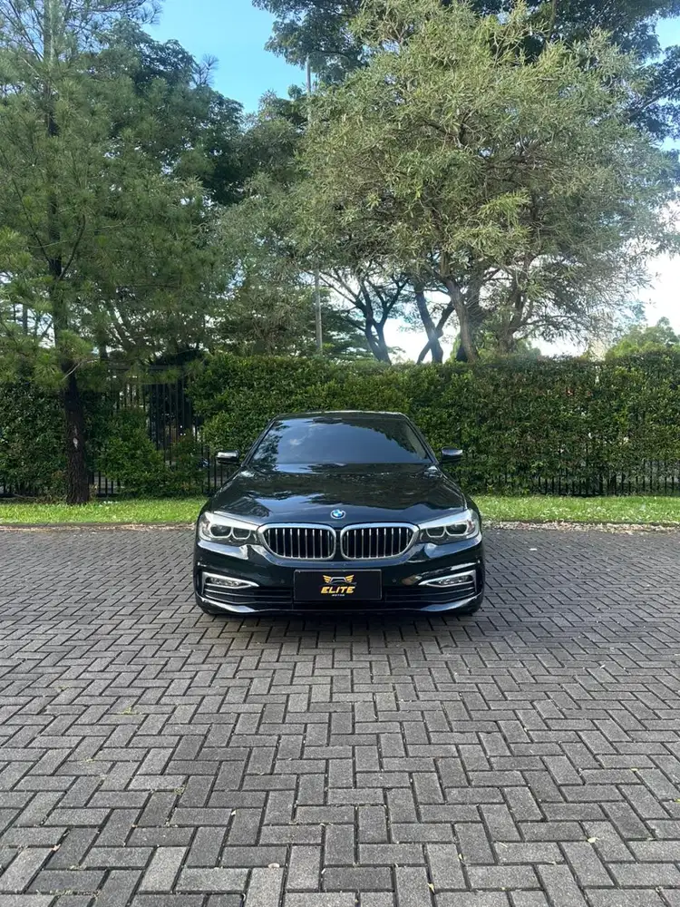 BMW 520i Luxury G30 2019