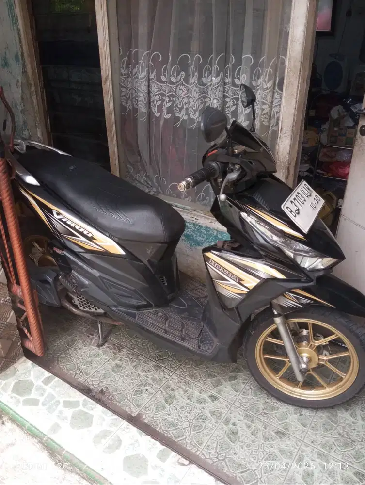 Sya mau jual motor vario 125 led old 2015