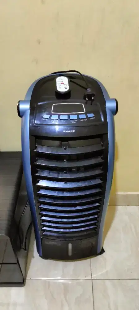 Sharp air cooler like new