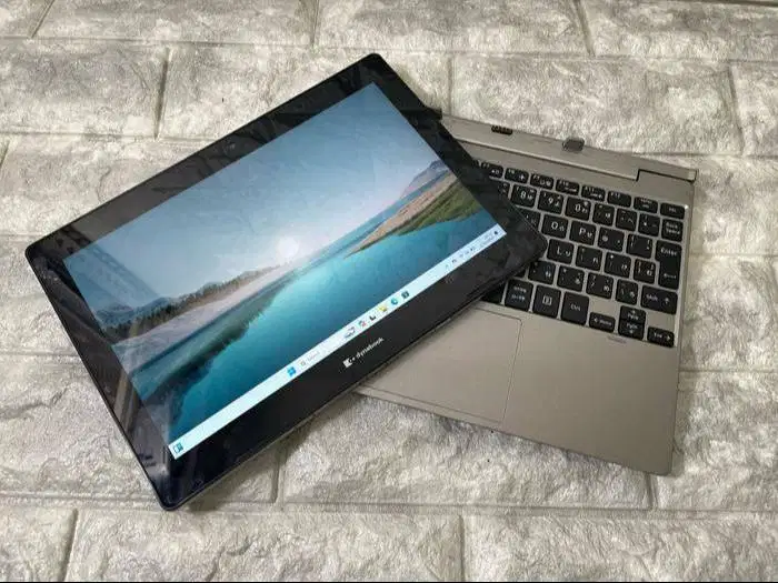 Laptop tablet 2in1 Toshiba Dynabook K50 *RWH