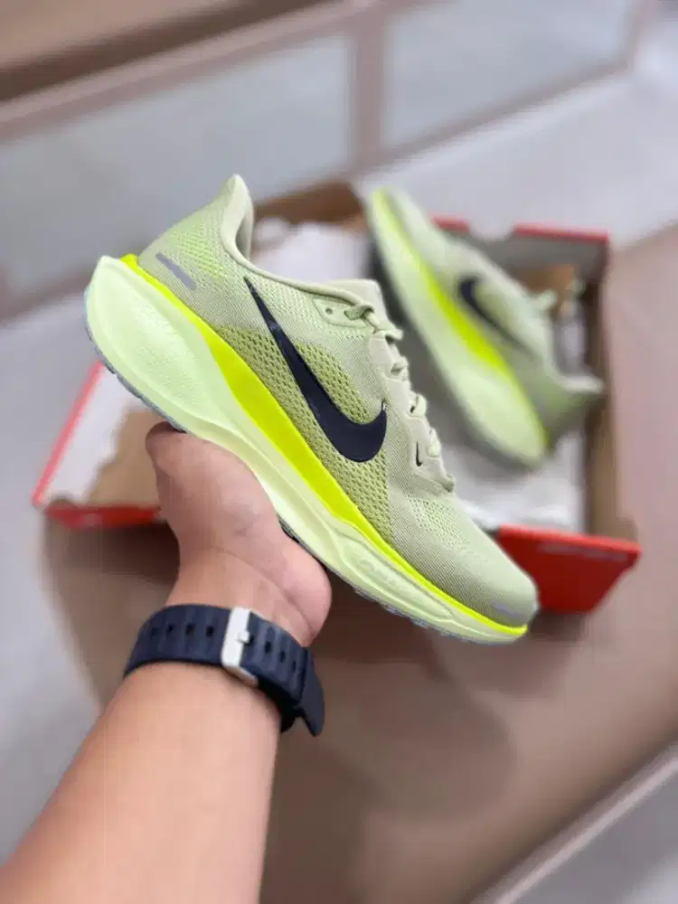 Sepatu running new original