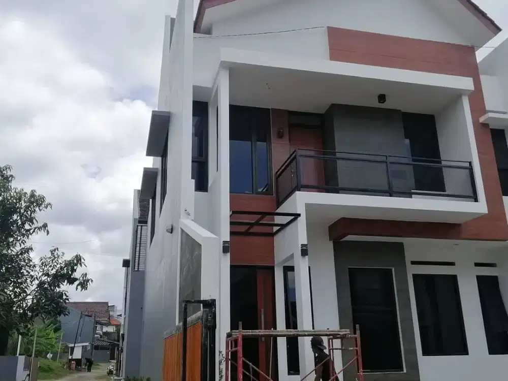 Dijual Rumah 2 Lantai di pusat kota Bandung view indah