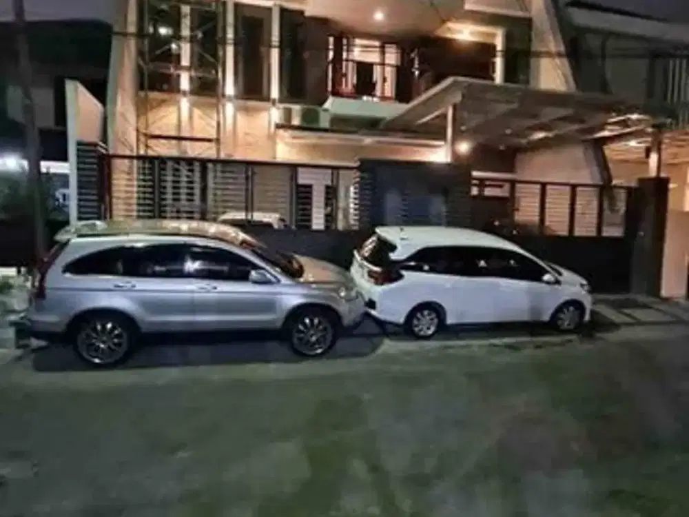 Rumah Mewah di Perumahan Elit Kertajaya Indah, Strategis Pusat Kota