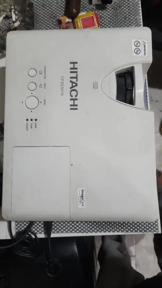 Djual proyektor Hitachi cp-ex302
