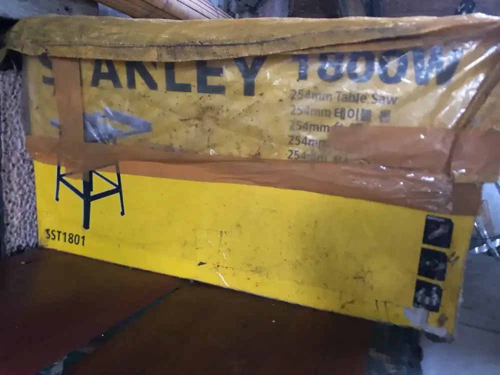 stanley table saw 1800w