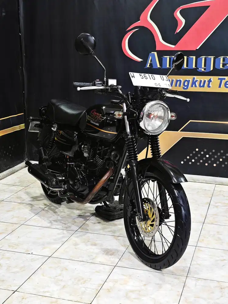 Auto keren Kawasaki W 175 SE Black Edition TH 2018