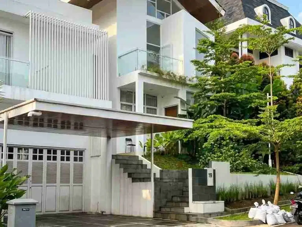 Rumah  Dago resort tanah Luas dengan kolam renang