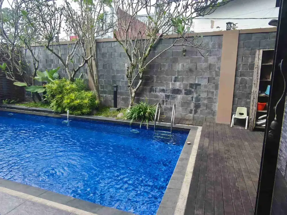 Dijual Rumah Lux Full Furnished ada Kolam Renang di Cijagra