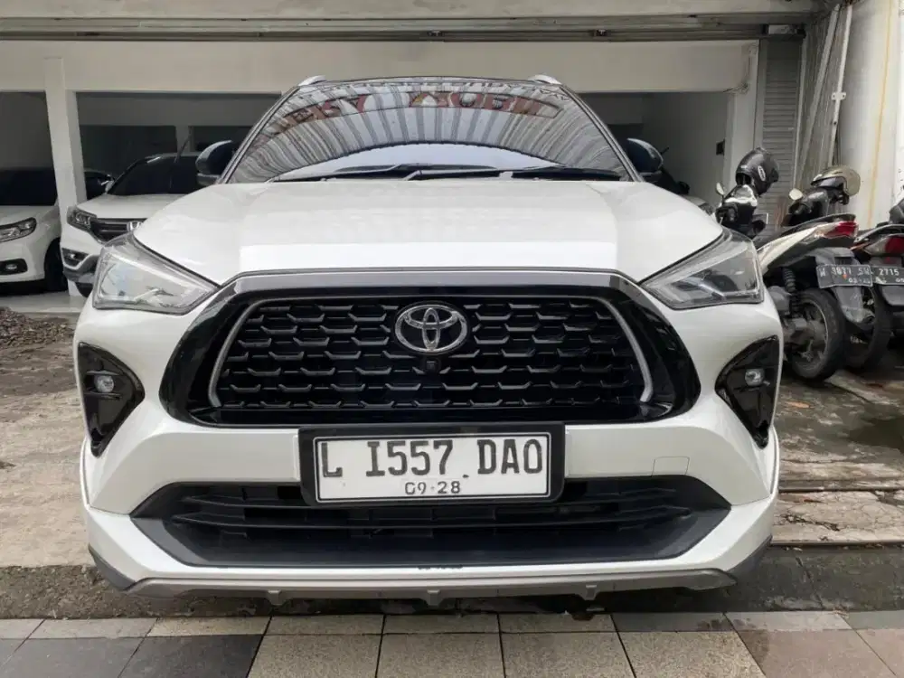 Toyota Yaris Cross GR Hybrid Two Tone Low Km 2023