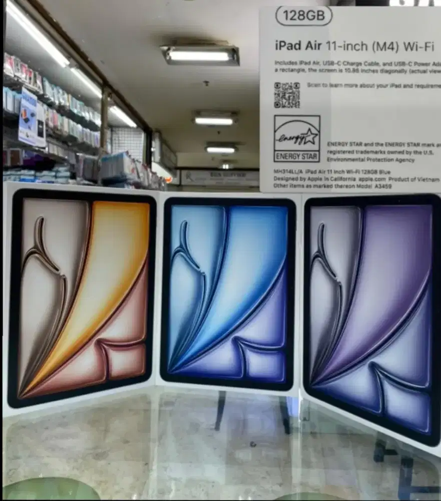ipad air 8 m4 128gb wifi grs 1 tahun terima TT