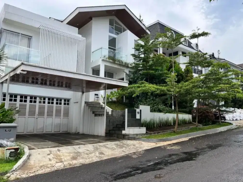 Rumah Mewah Semi Furnished di Dago Resort