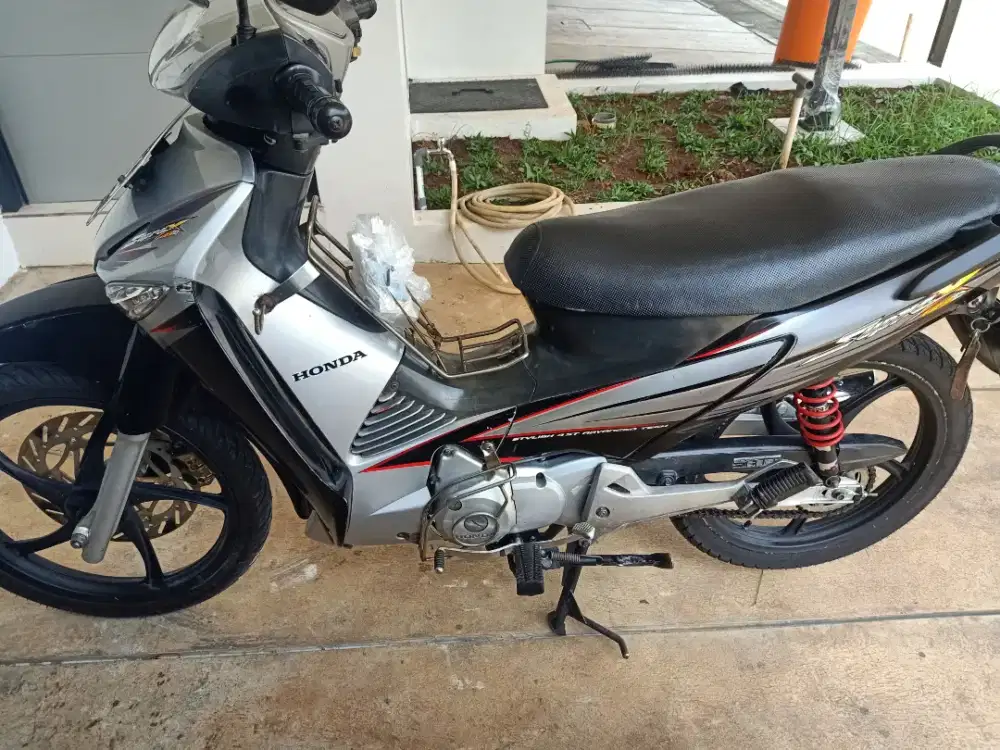 Supra x 125 tahun 2005