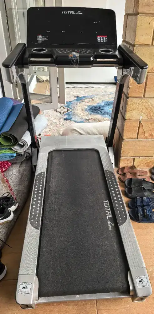 Dijual Alat Olahraga Fitnes Treadmil Merek Totalfit Siap Pakai