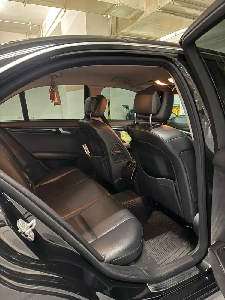 Mercedes-Benz C200 2012 Bensin