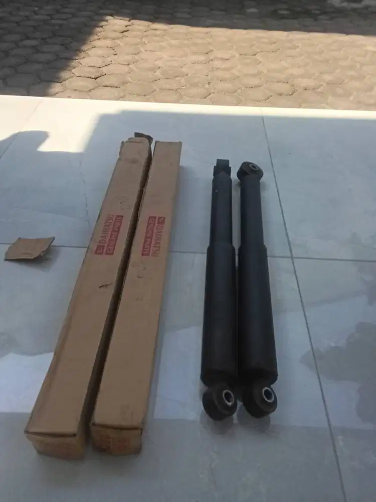 Shockbreaker/Shock absorber belakang ori terios 2016/2017